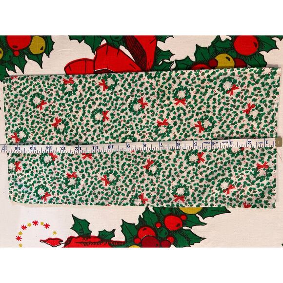 Wreath Vintage Cloth Napkins Set of 4 - Picture 3 of 5